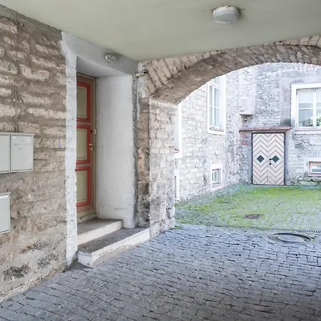 Old Town 2-bathroom With Sauna Ταλίν